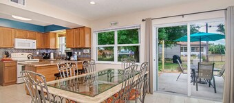 Damask · Cozy Retreat · 13 min to Beach