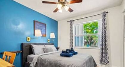 Damask · Cozy Retreat · 13 min to Beach