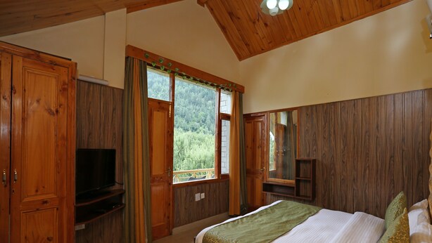 Double or Twin Room - OYO 9483 Himalayan Ecstacy Cottages (Manali)