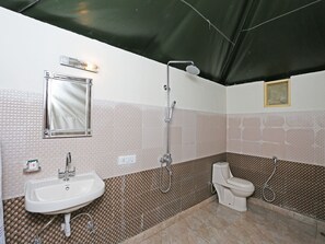 Bathroom - OYO 9485 Swiss Camps (Kullu)