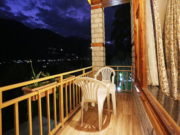 Double or Twin Room | Balcony