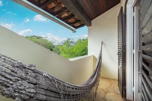 Free minibar items, in-room safe, blackout drapes, iron/ironing board - Pousada Afrika (Búzios)