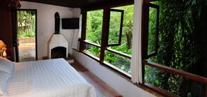 Chale Bamboo 11 | Minibar, blackout drapes, iron/ironing board, free WiFi - Hotel Daniela (Itatiaia)