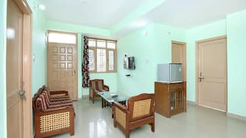 Double or Twin Room | Living area | Flat-screen TV