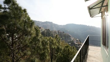 Double or Twin Room | Balcony
