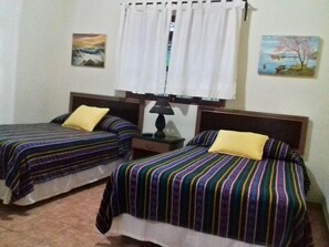 Rom – classic, 2 dobbeltsenger, ikke-røyk | Barnesenger, ekstrasenger (mot et tillegg) og wi-fi (inkludert)