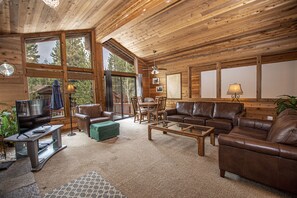 TV, fireplace, DVD player