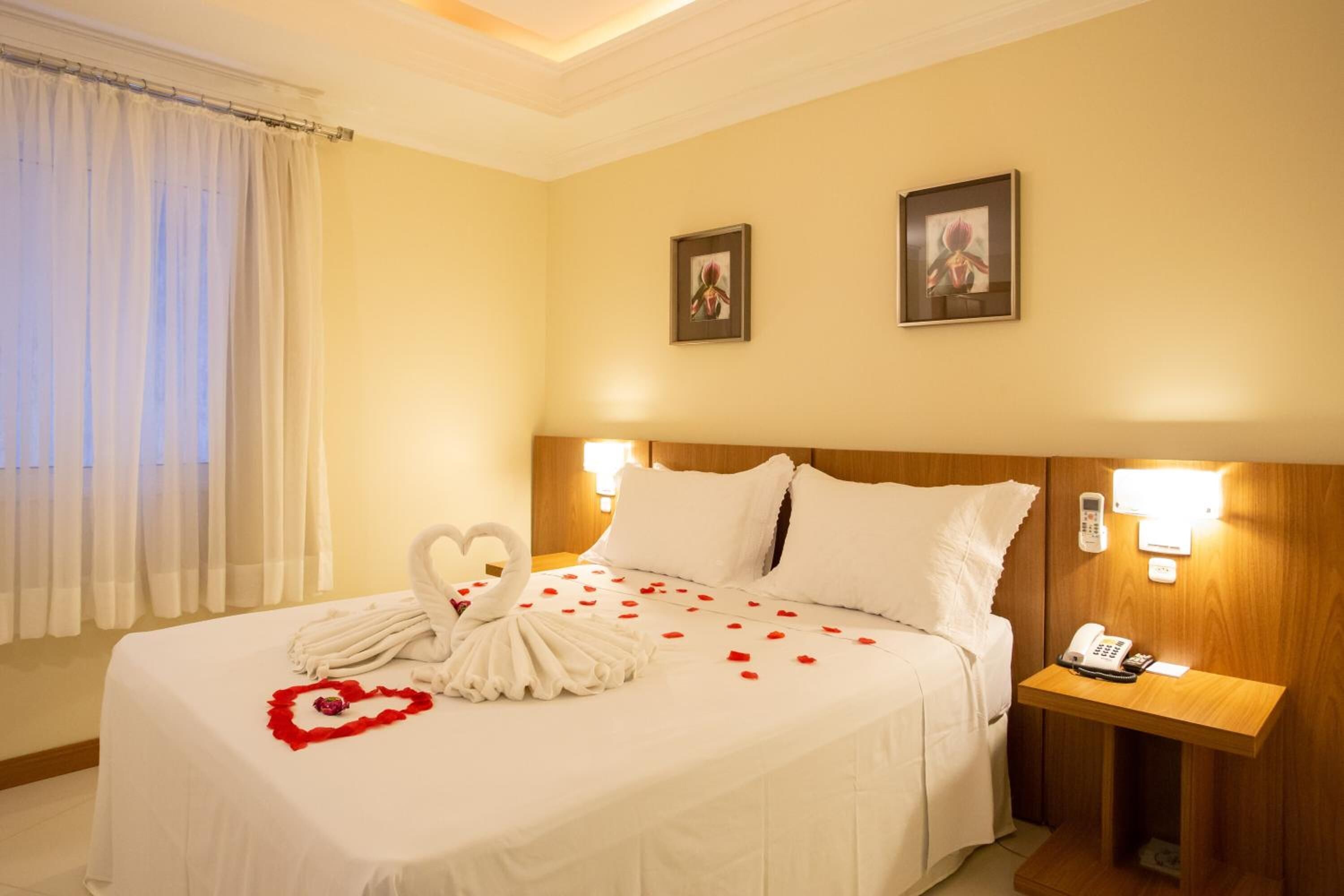 迷你吧、書桌、遮光布/窗簾、隔音