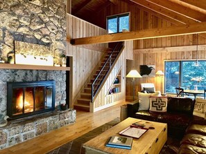 Smart TV, fireplace, stereo
