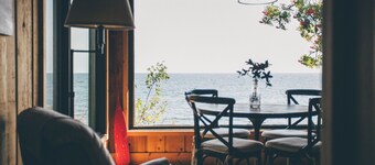 Timber-frame Beach Chalet on Lake Superior between Lutsen and Grand Marais