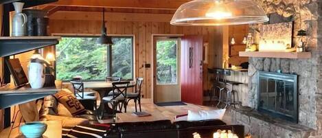 Smart TV, fireplace, stereo