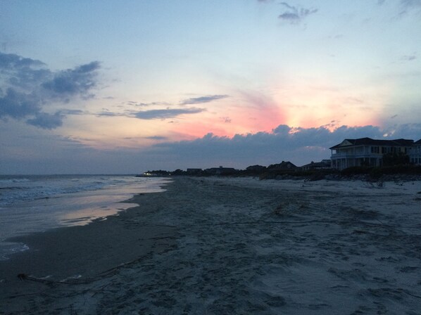 Aurinkotuoleja, rantapyyhkeitä