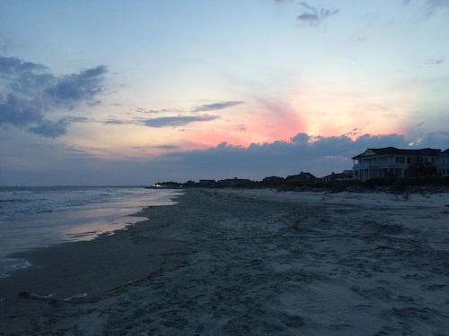 2 Bedroom Condo. Private Porch With Marsh View. Gated Beach Community