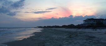 2 Bedroom Condo. Private Porch With Marsh View. Gated Beach Community