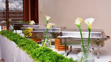 Free daily full breakfast