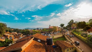 Balcony - Shangri-la Hotel Muyenga (Kampala)