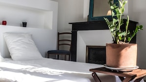 1 dormitorio, ropa de cama de alta calidad, minibar y escritorio