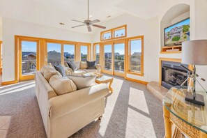 TV connectée, lecteur de DVD, écrans d'ordinateur