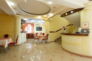 Bar (on property) - Hotel Sharm (Sochi)