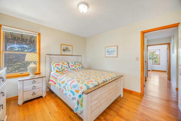 5 bedrooms, free WiFi, bed sheets - Semi-Oceanfront Dog Friendly Home w/ Pool, Hot Tub, Elevator, Community Tennis (Waves)