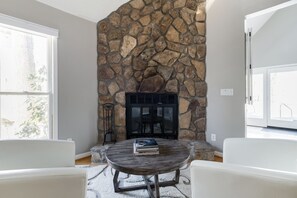 Interior - Oasis in the City. Morningside/VaHi. Great in town location. (Atlanta)