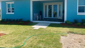 Exterior detail - Mermaid Reef Villa # 5 by Living Easy Abaco (Marsh Harbour)