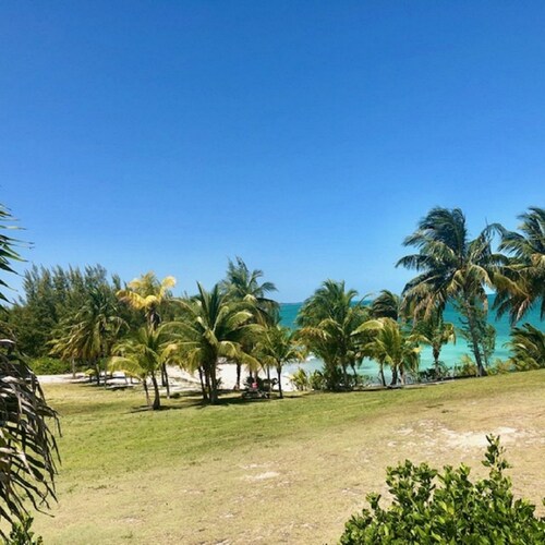 Mermaid Reef Villa # 5 by Living Easy Abaco