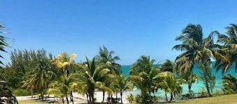 Mermaid Reef Villa # 5 by Living Easy Abaco