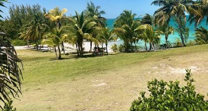 Mermaid Reef Villa # 5 by Living Easy Abaco