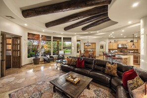 Älytelevisio, takka, videopelejä, DVD-soitin