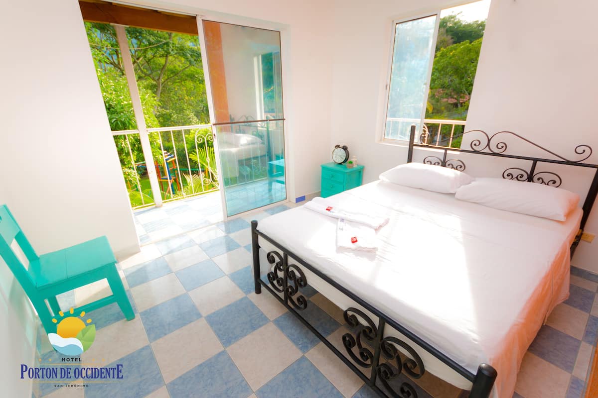 Habitación doble, 1 cama Queen size | Wifi gratis