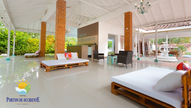 Lobby - Portón de Occidente by Bernalo Hotels (San Jerónimo)