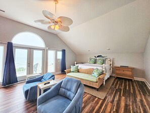 5 bedrooms, iron/ironing board, WiFi, bed sheets