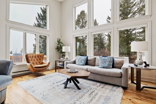 RMR: Teodori-talo: 5 mh / 4. 5 BA-talo Tetonin kylässä, vuodepaikkoja 10 + vapaa hauskaa!