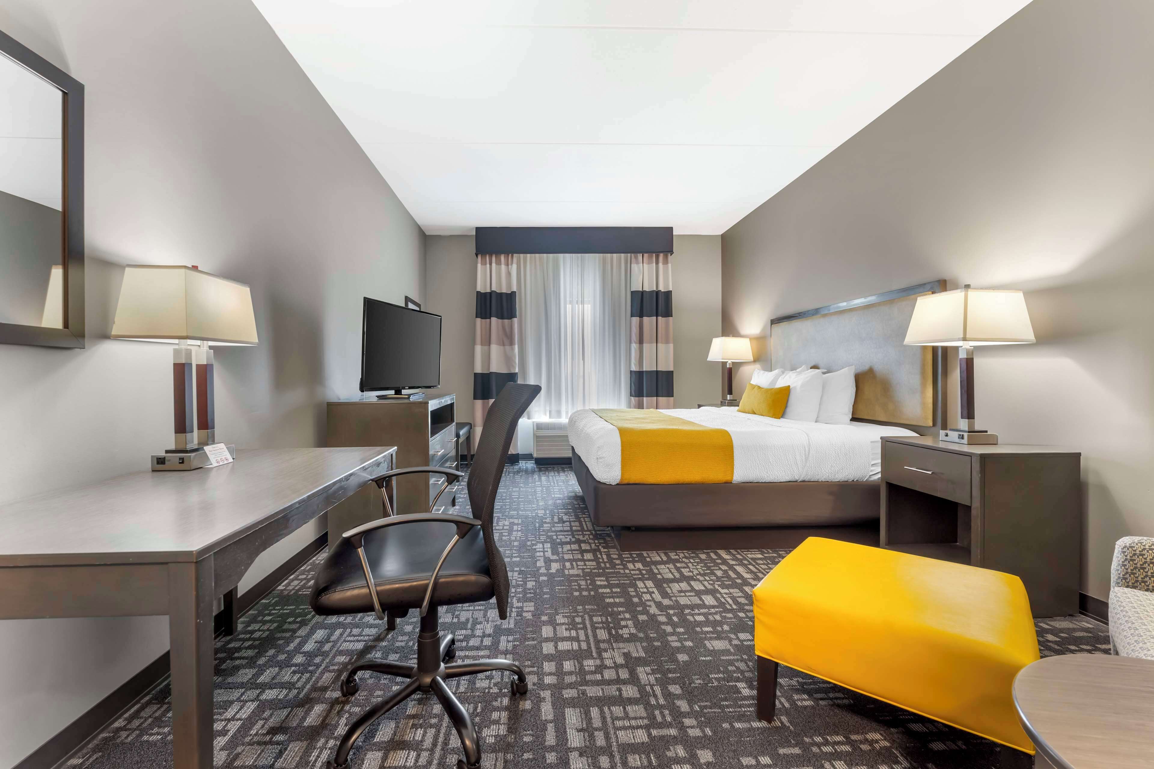 individually decorated, individually furnished, desk, laptop workspace