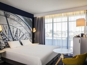 Habitación clásica, 1 cama matrimonial y sofá cama | Minibar, caja de seguridad en la habitación y escritorio 