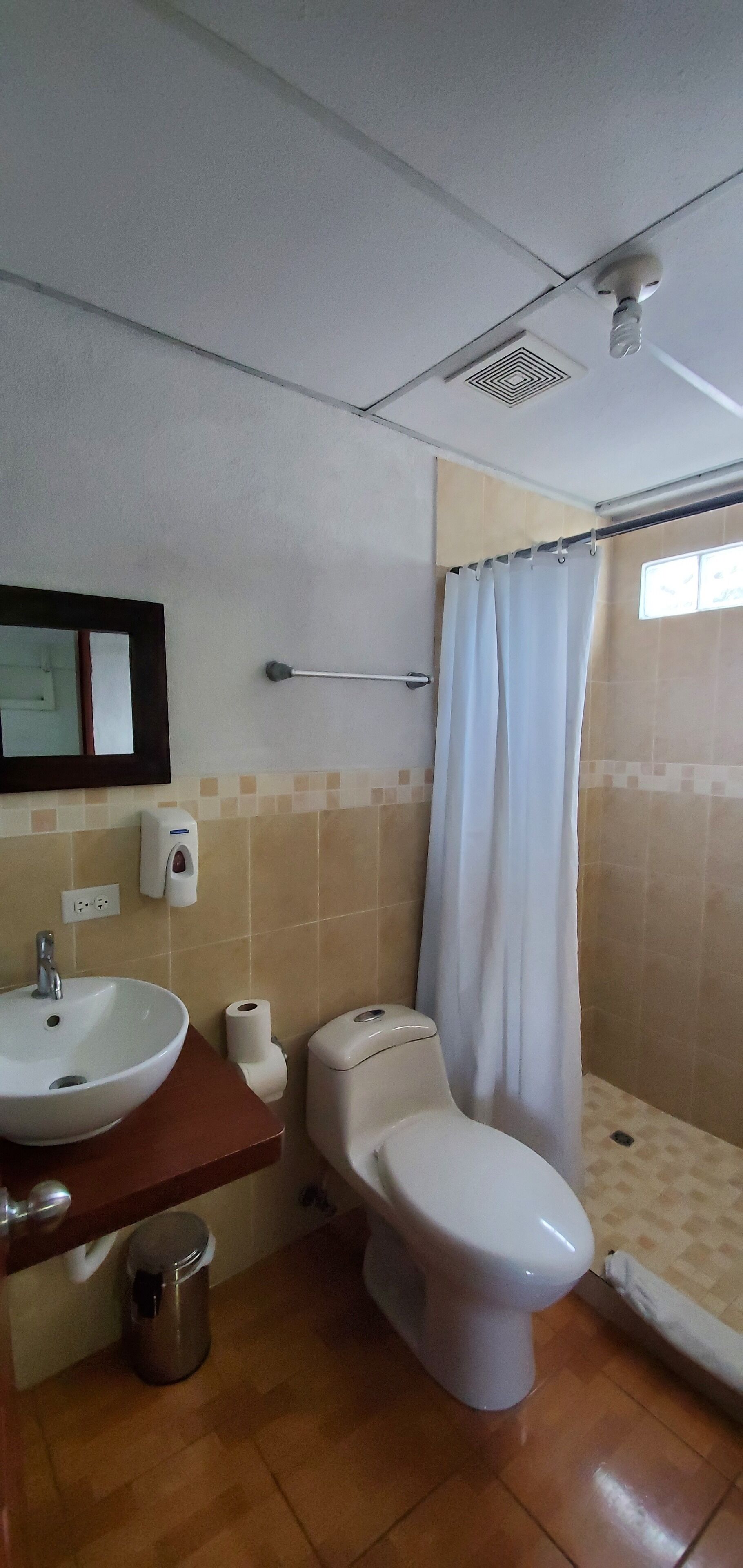 triple room, 3 bedrooms, non smoking | bathroom | shower, rainfall showerhead, free toiletries, towels