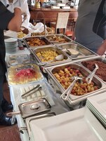 Se sirven desayunos, almuerzos y cenas