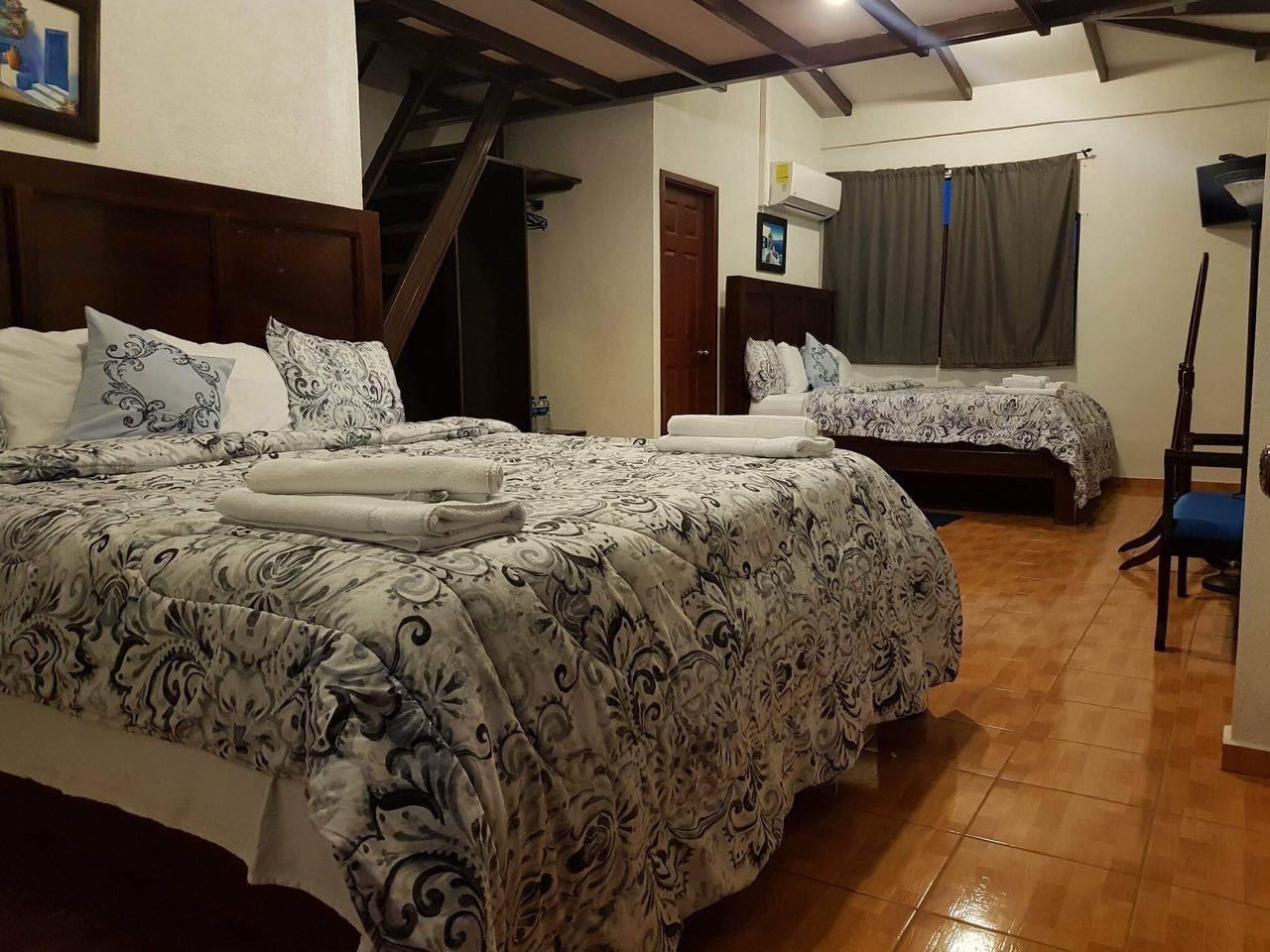 Suite Premium, 1 habitación, para no fumadores | Edredón, cortinas blackout, wifi gratis y ropa de cama 