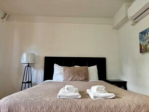 Phòng đôi, 4 phòng ngủ, không hút thuốc | Chăn bông, màn/rèm cản sáng, truy cập Internet không dây miễn phí 