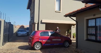 Ekuthuleni Guest house vosloorus