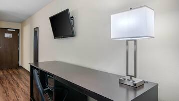 高档床上用品、办公桌、遮光窗帘、隔音