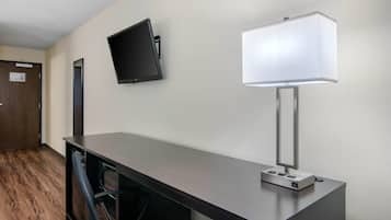 Ropa de cama de alta calidad, escritorio y cortinas blackout