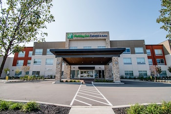 Holiday Inn Express & Suites Tonawanda - Buffalo Area by IHG