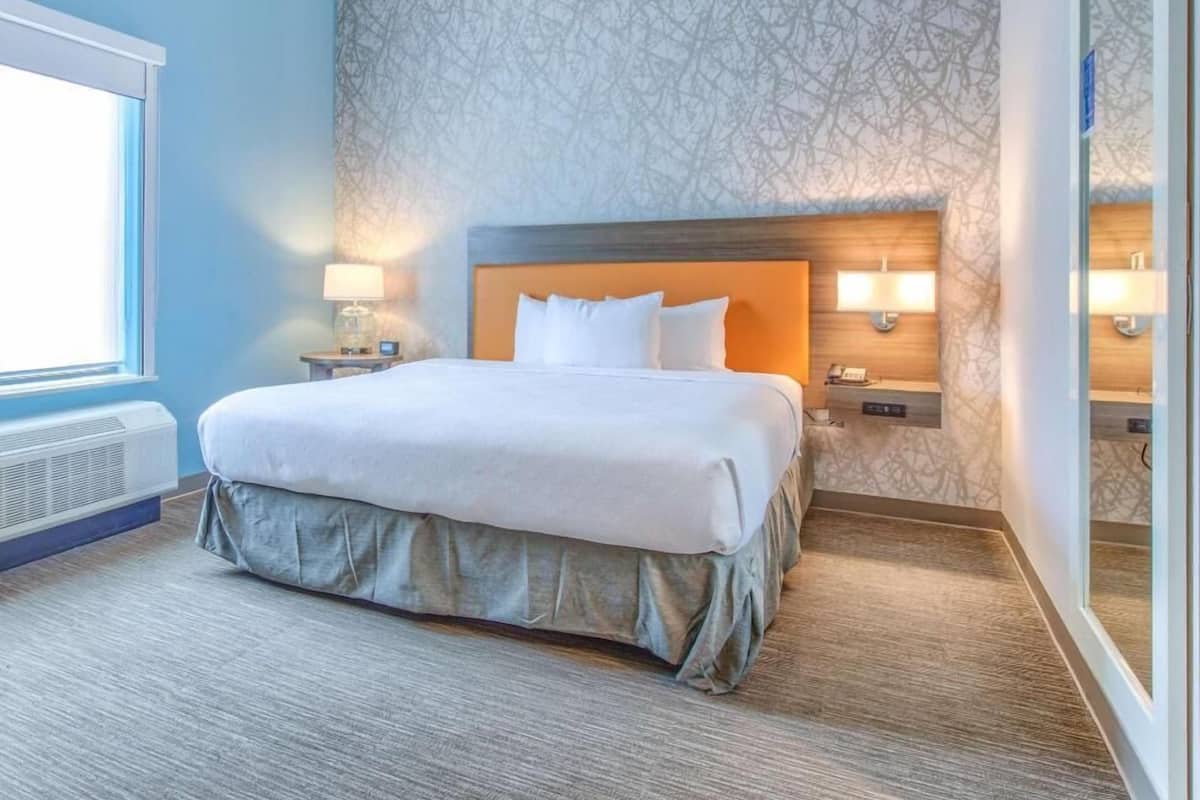 Egyptian cotton sheets, hypo-allergenic bedding, desk, blackout drapes