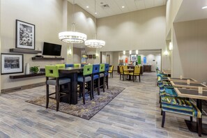 Lobby - Hampton Inn & Suites Burlington (Burlington)