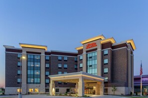 Exterior - Hampton Inn & Suites Burlington (Burlington)