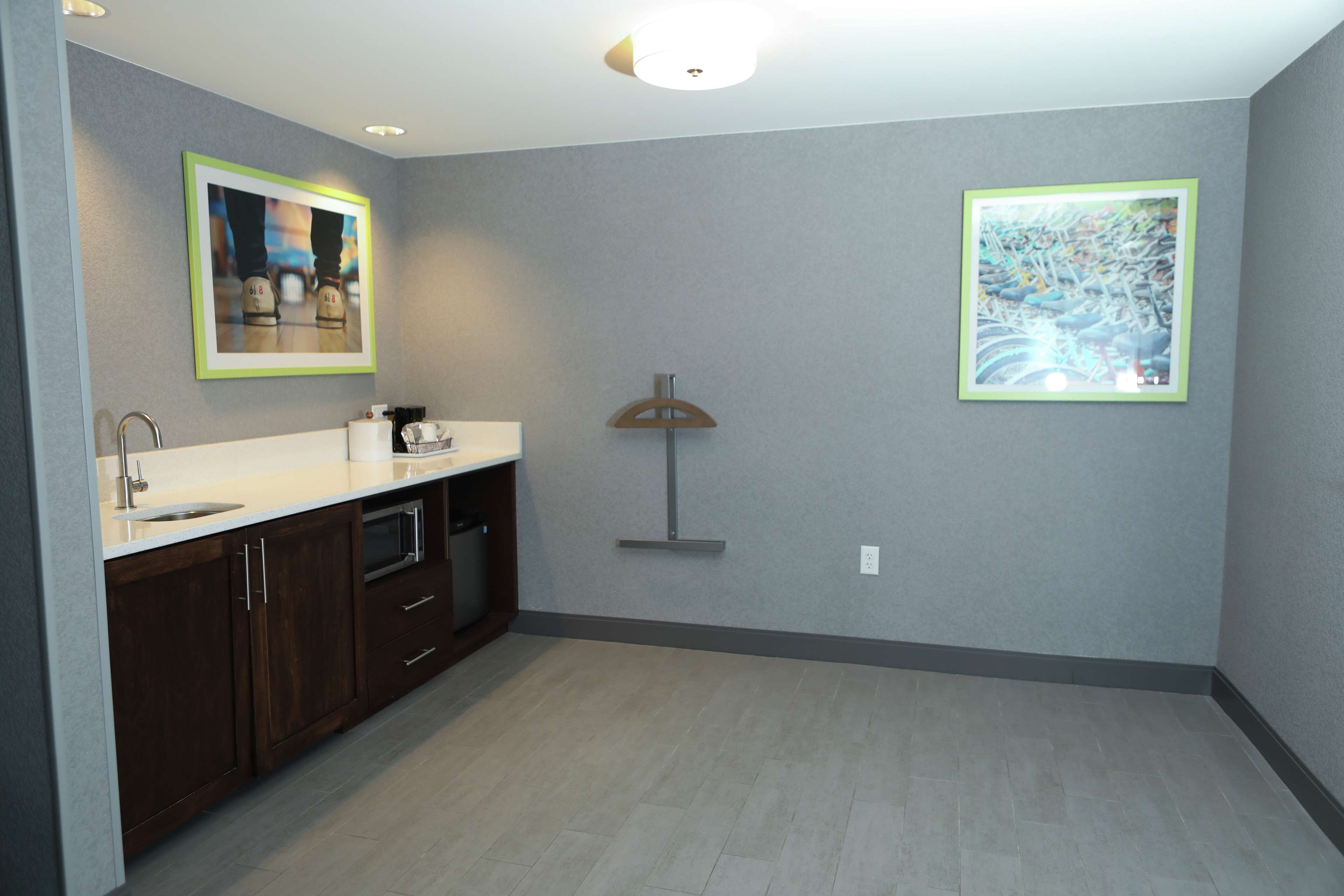 desk, iron/ironing board, free cots/infant beds, free rollaway beds