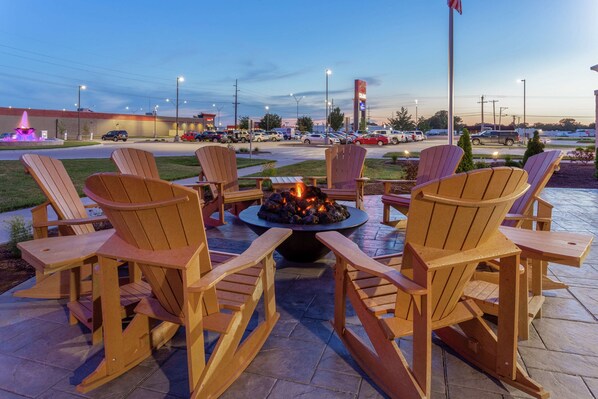 Terrace/patio - Hampton Inn & Suites Burlington (Burlington)
