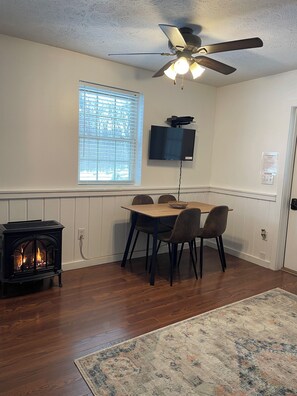 Dining - Sunset Apartment- Peaceful Country Setting- Reasonable Distance to Hocking Hills (Amanda)
